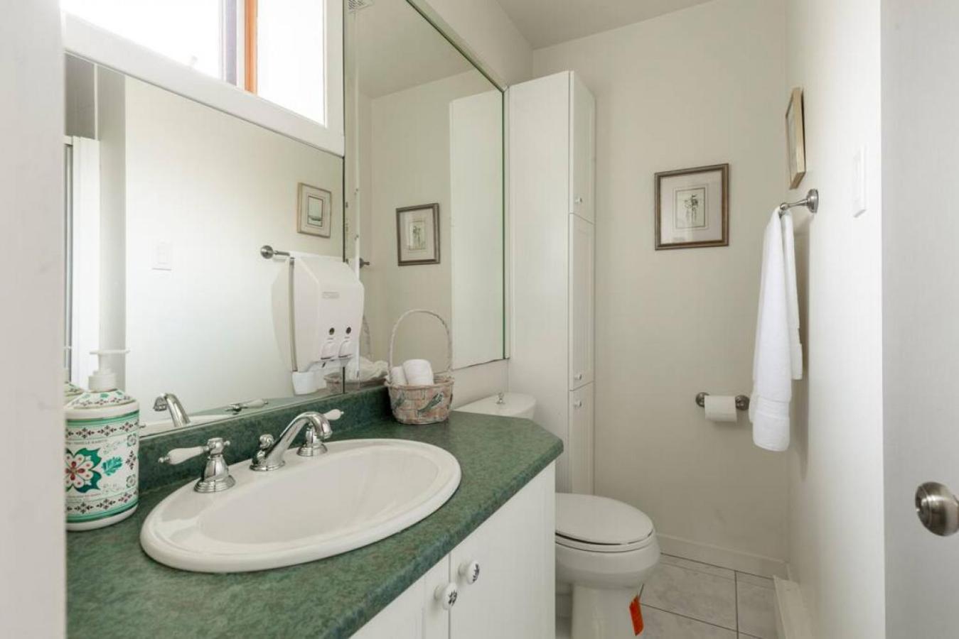 Instantsuites- The Mountain House Holiday home